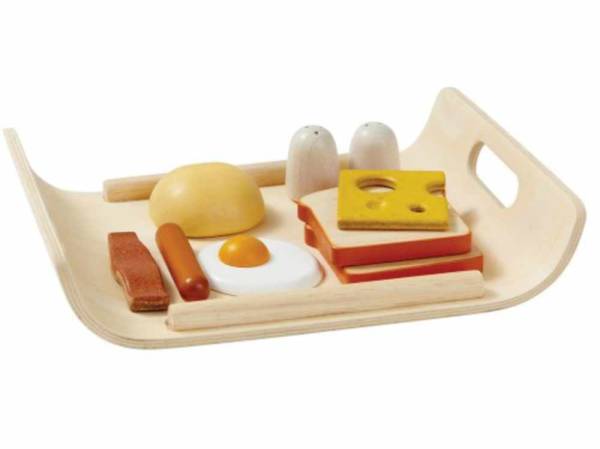 Gebogenes Holztablett mit 2 Griffen mit Spielgelei, Wurst, Speck, Brot, Käse,2 Streuer, Brötchen aus Holz